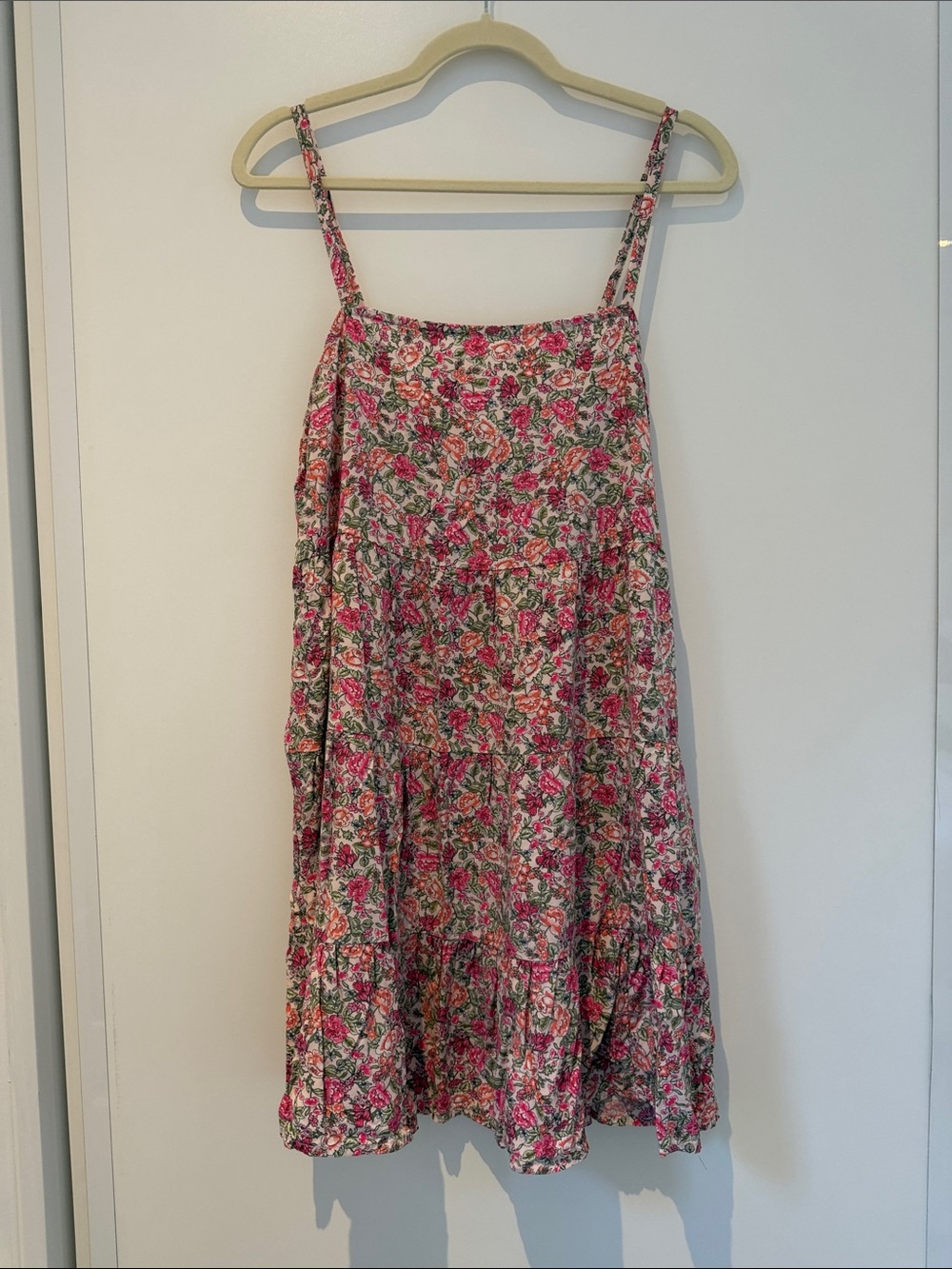 Old Navy Pink Floral Tiered Sundress with Spaghetti Straps and Pockets!